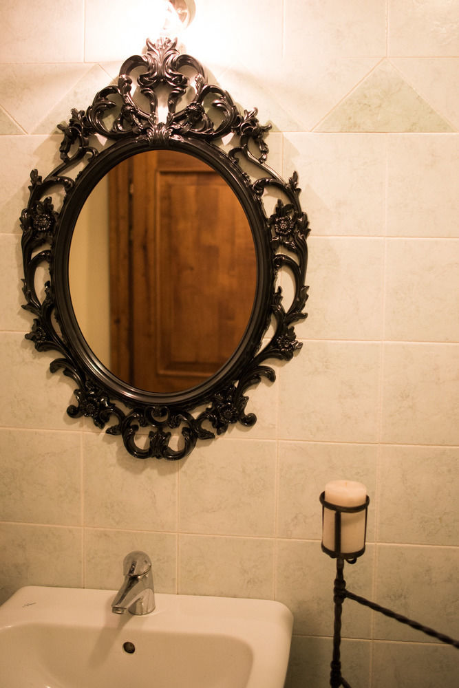 All'ombra Della Torre Only Bed & Breakfast 3*