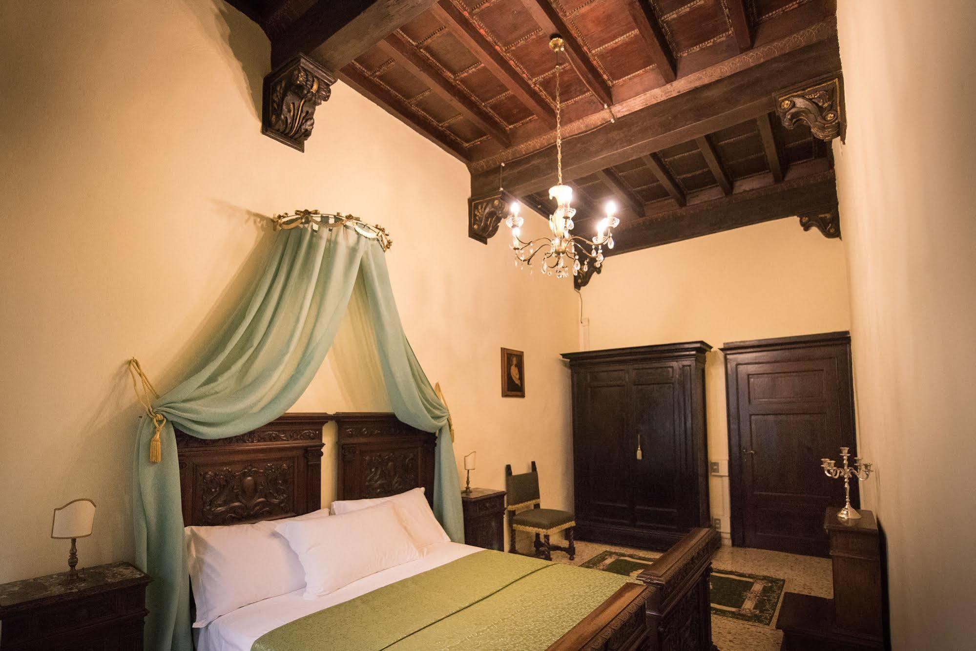 All'ombra Della Torre Only 3*